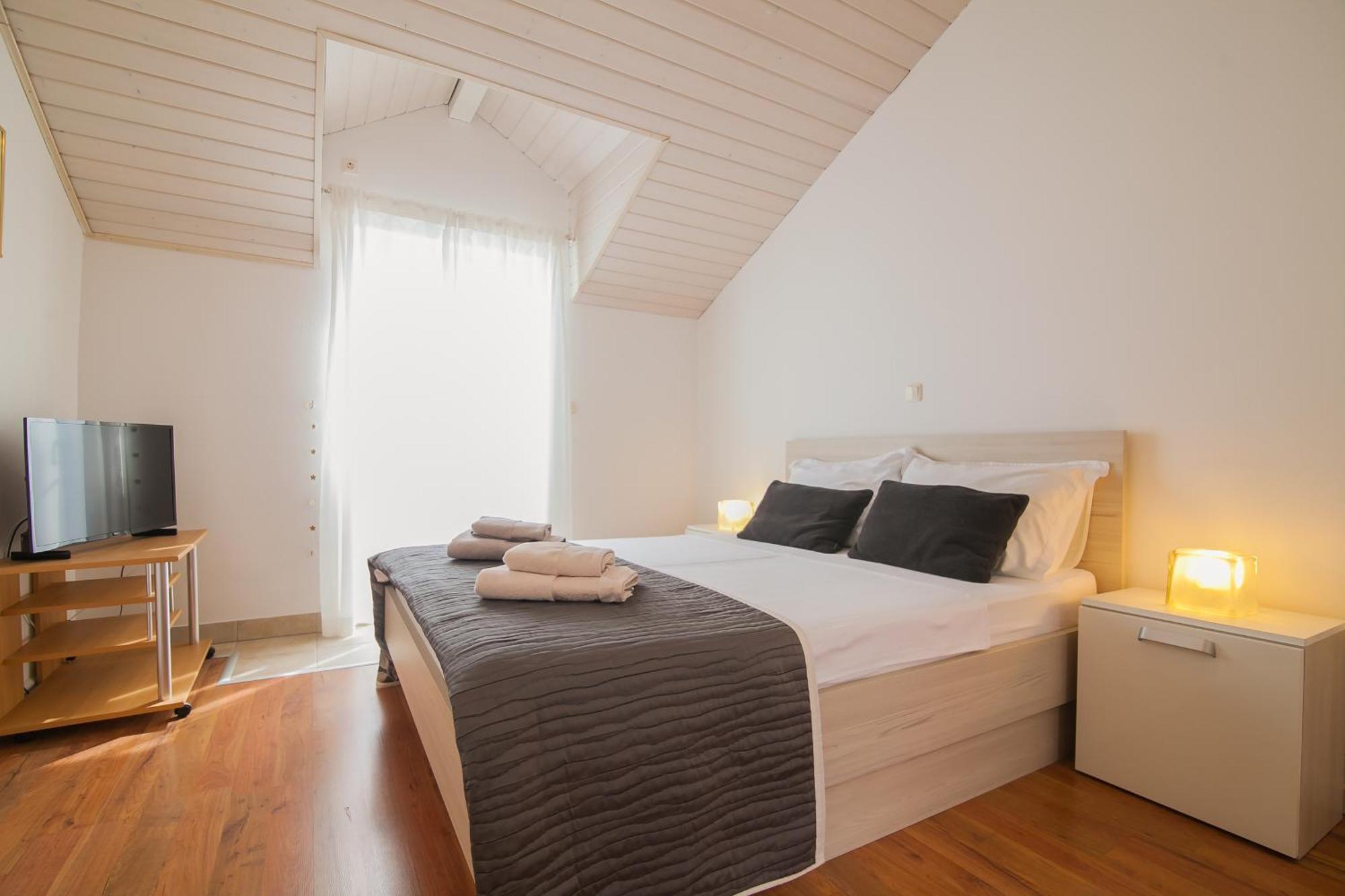 בול Helvetia Sunny Apartments מראה חיצוני תמונה