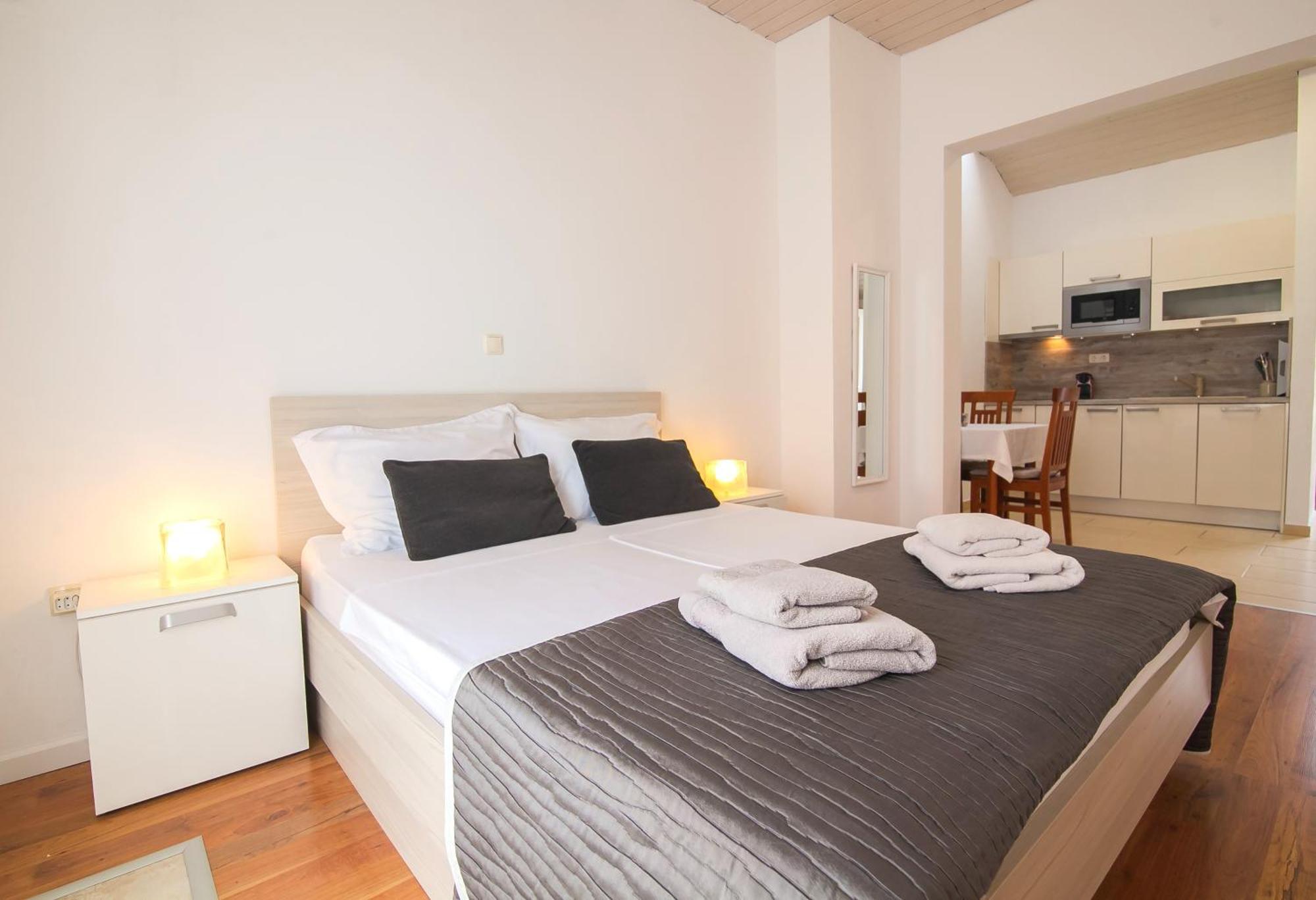 בול Helvetia Sunny Apartments מראה חיצוני תמונה