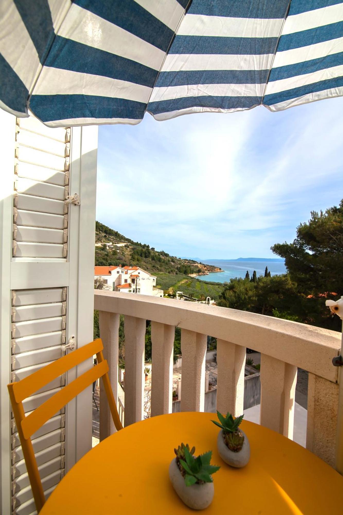 בול Helvetia Sunny Apartments מראה חיצוני תמונה