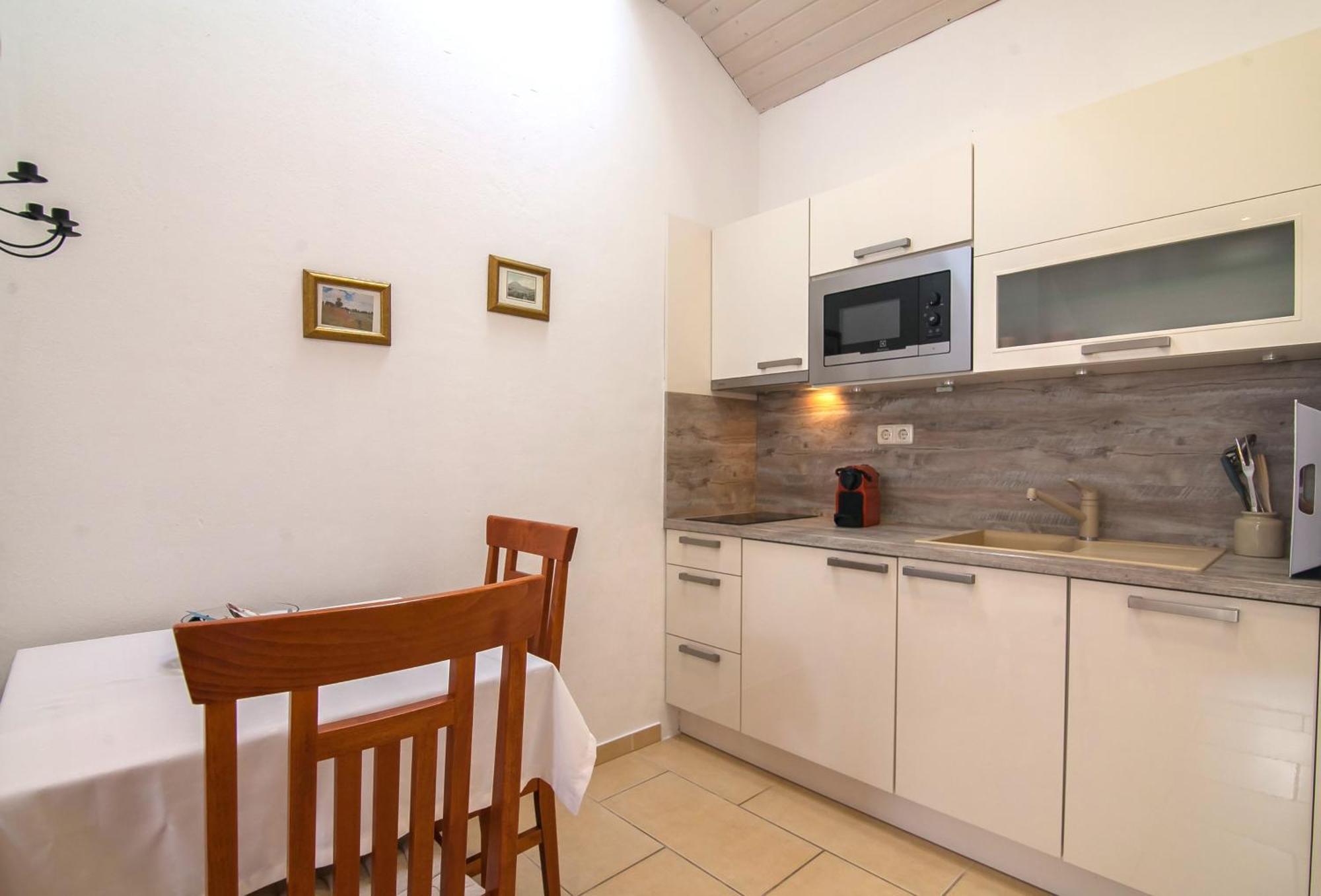 בול Helvetia Sunny Apartments מראה חיצוני תמונה