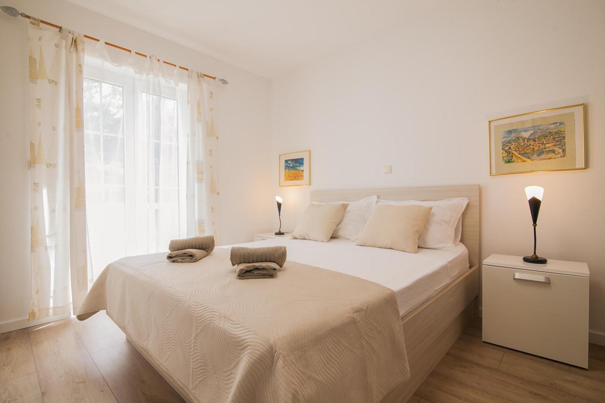 בול Helvetia Sunny Apartments מראה חיצוני תמונה