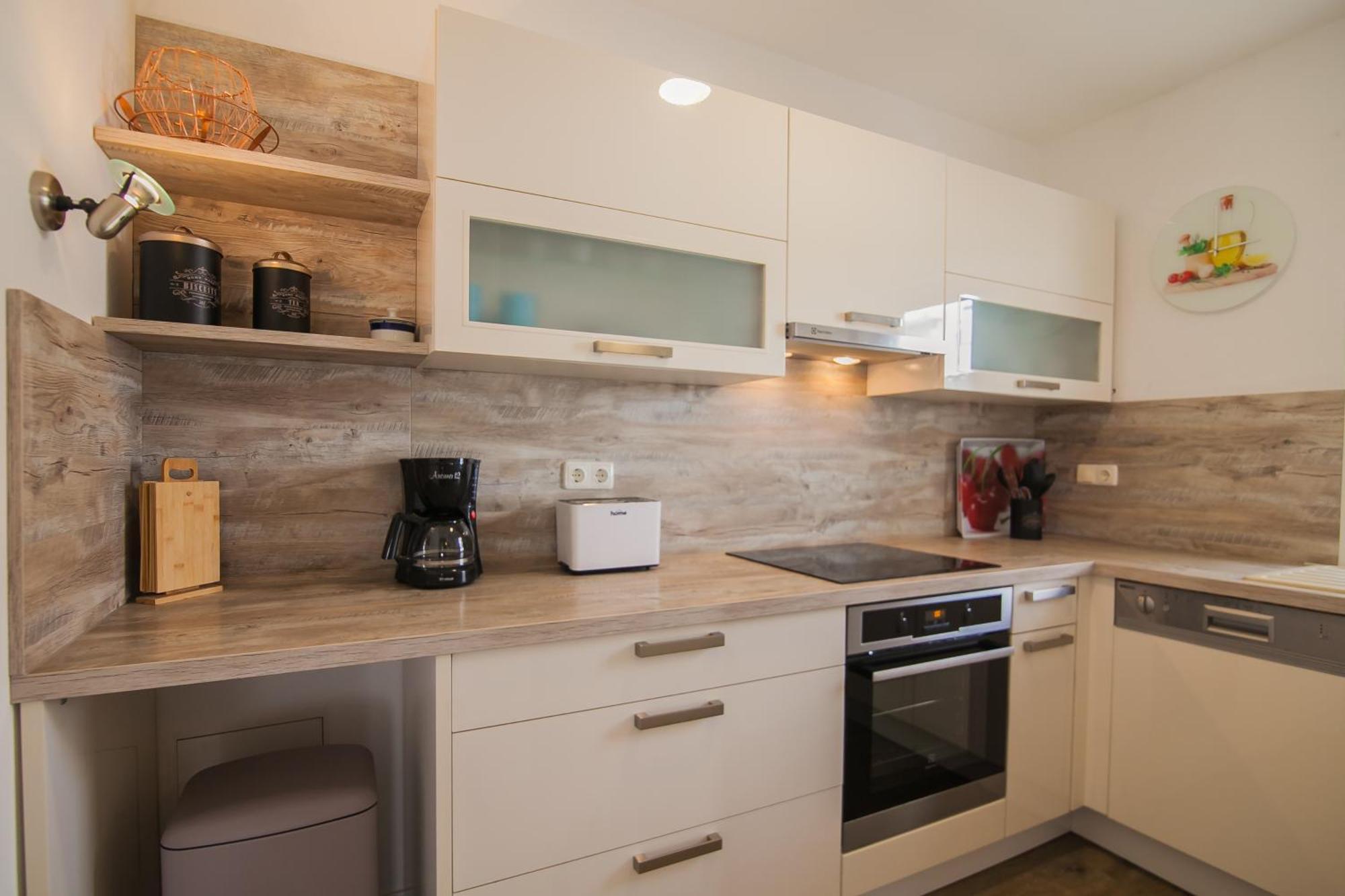 בול Helvetia Sunny Apartments מראה חיצוני תמונה