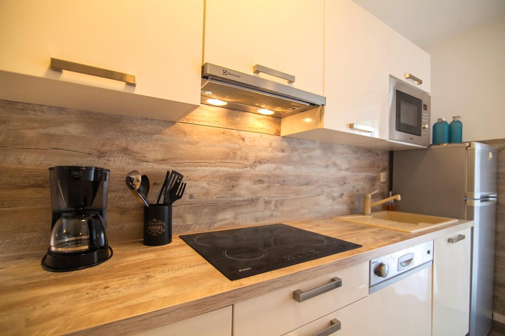 בול Helvetia Sunny Apartments מראה חיצוני תמונה