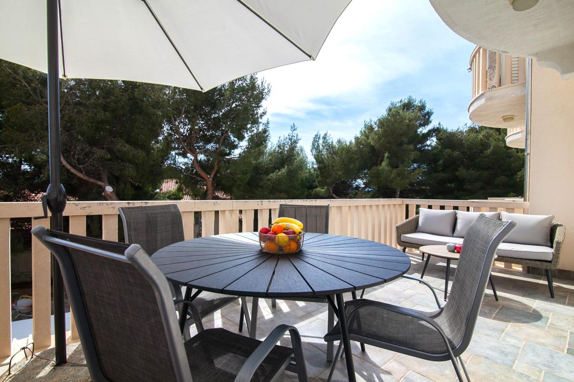 בול Helvetia Sunny Apartments מראה חיצוני תמונה