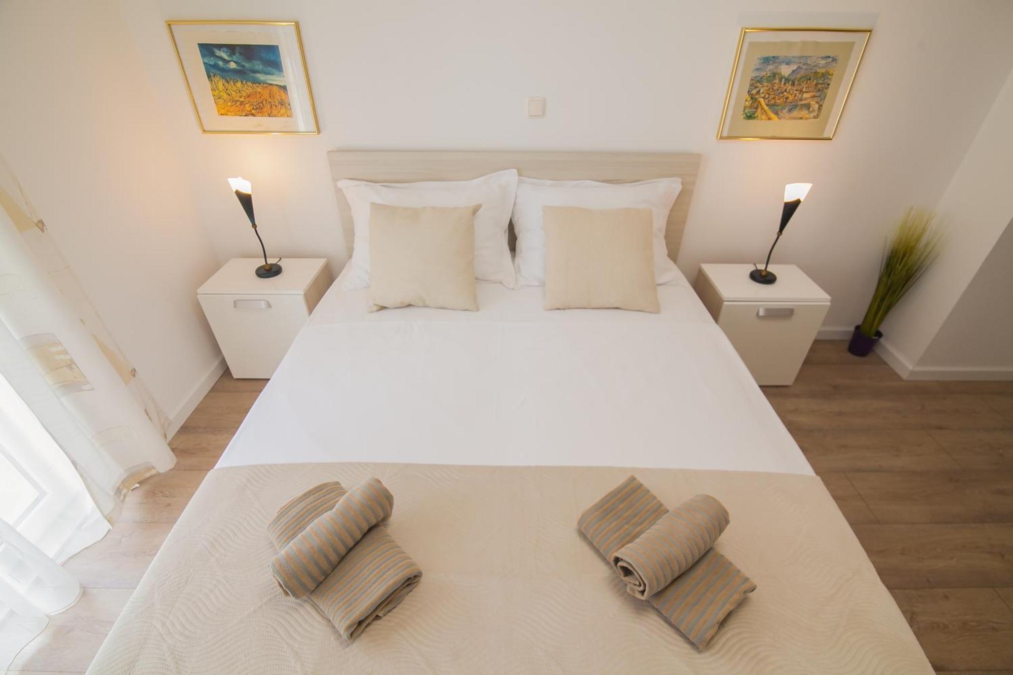 בול Helvetia Sunny Apartments מראה חיצוני תמונה