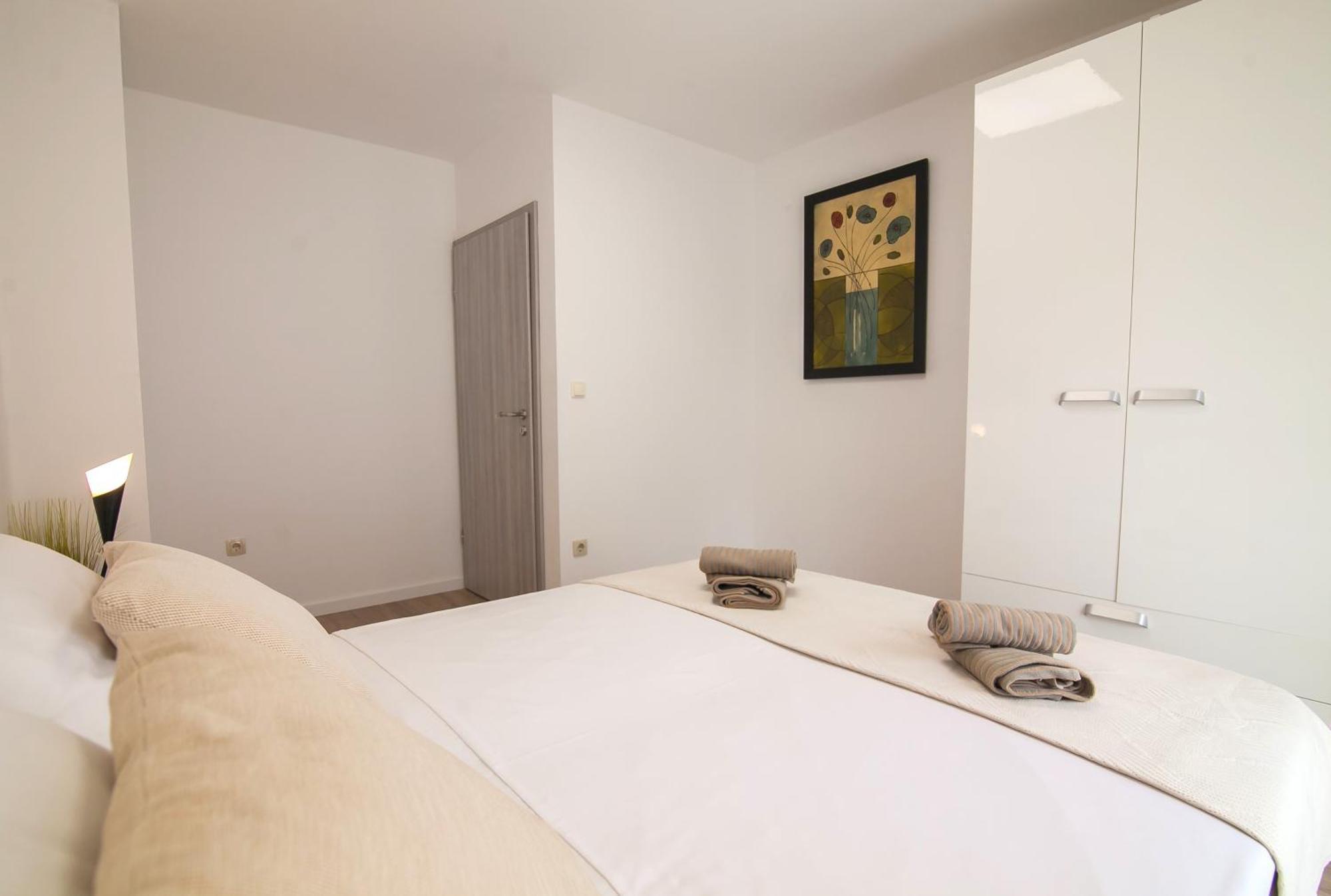 בול Helvetia Sunny Apartments מראה חיצוני תמונה