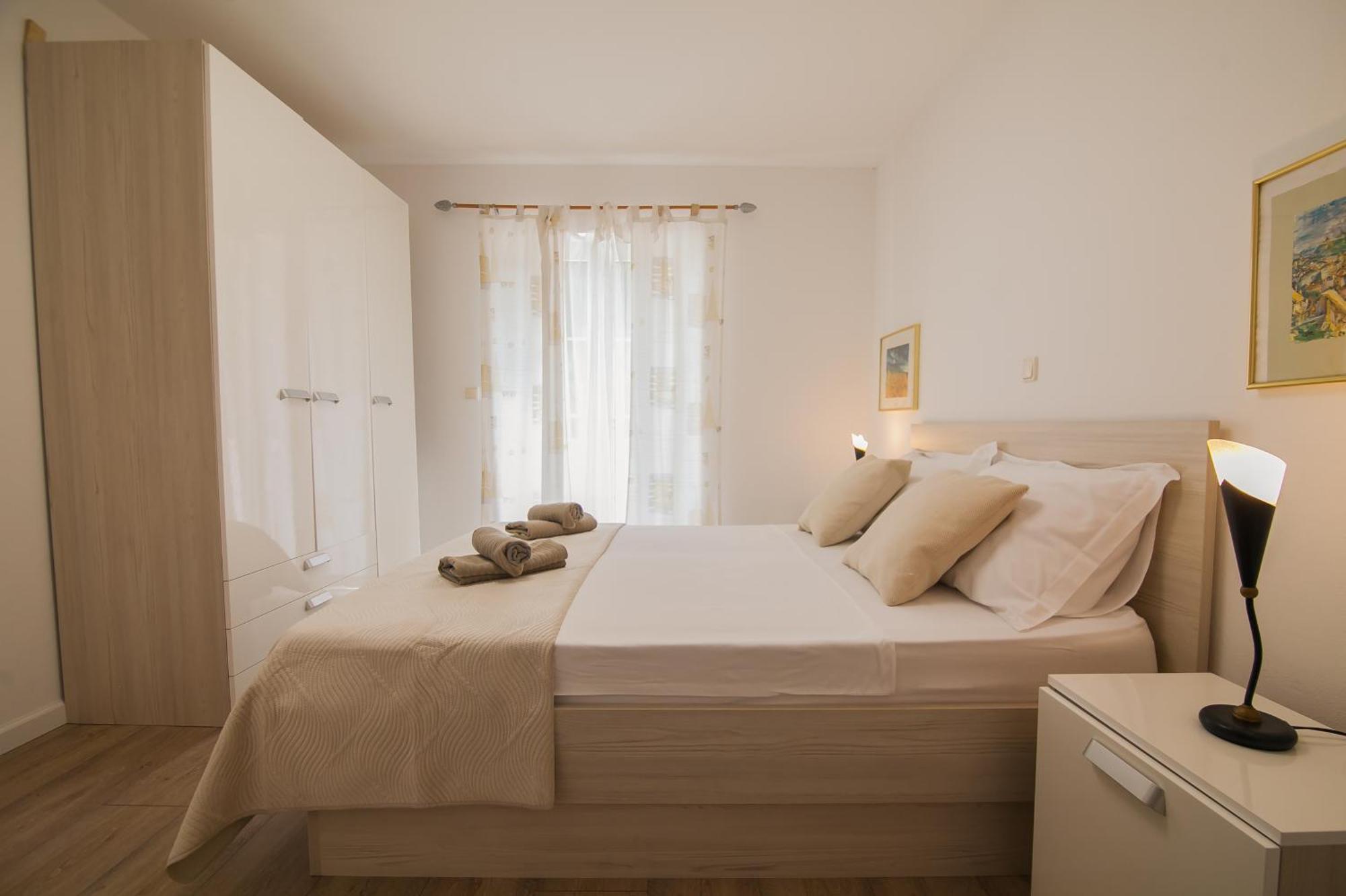 בול Helvetia Sunny Apartments מראה חיצוני תמונה