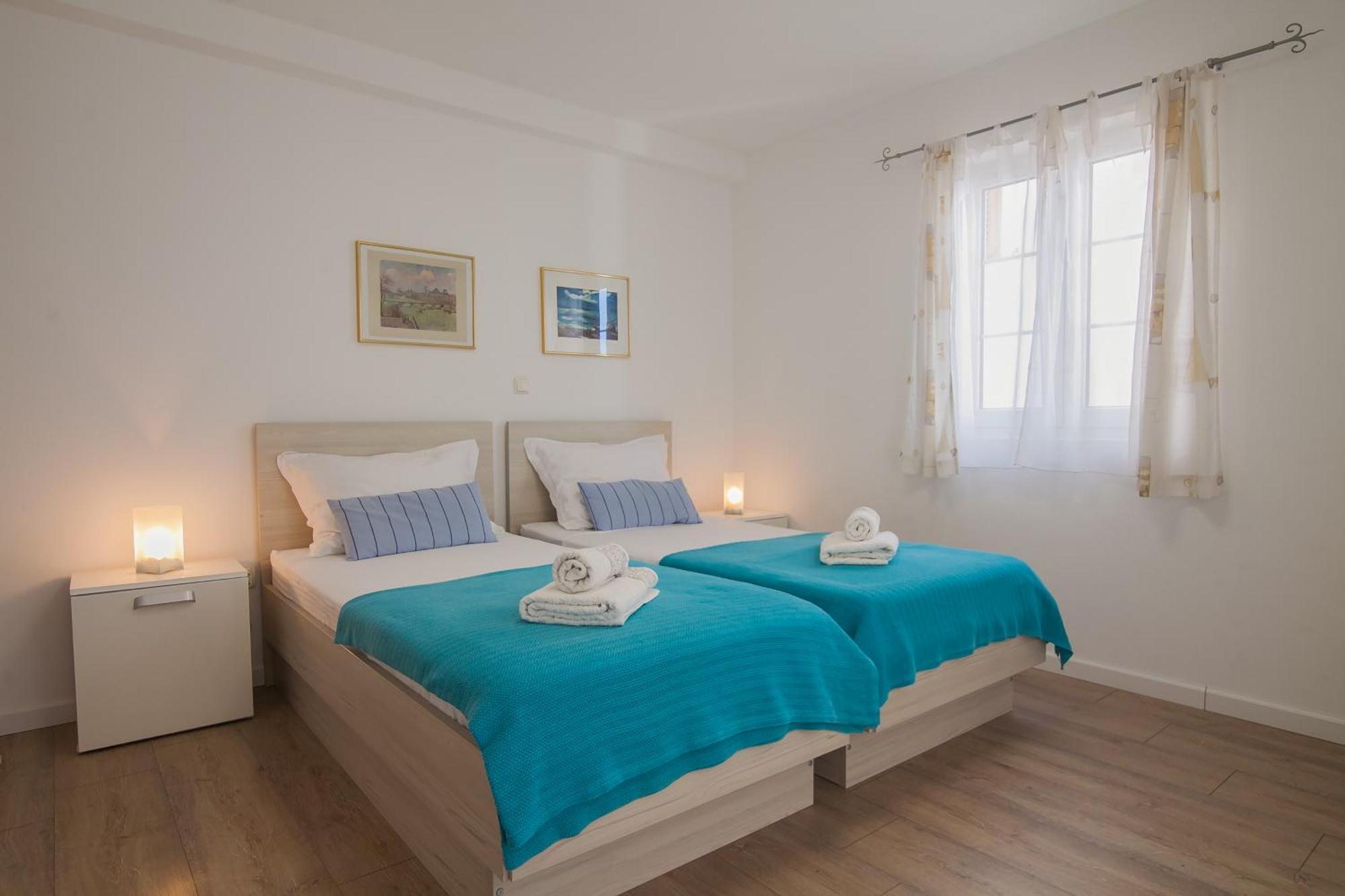 בול Helvetia Sunny Apartments מראה חיצוני תמונה