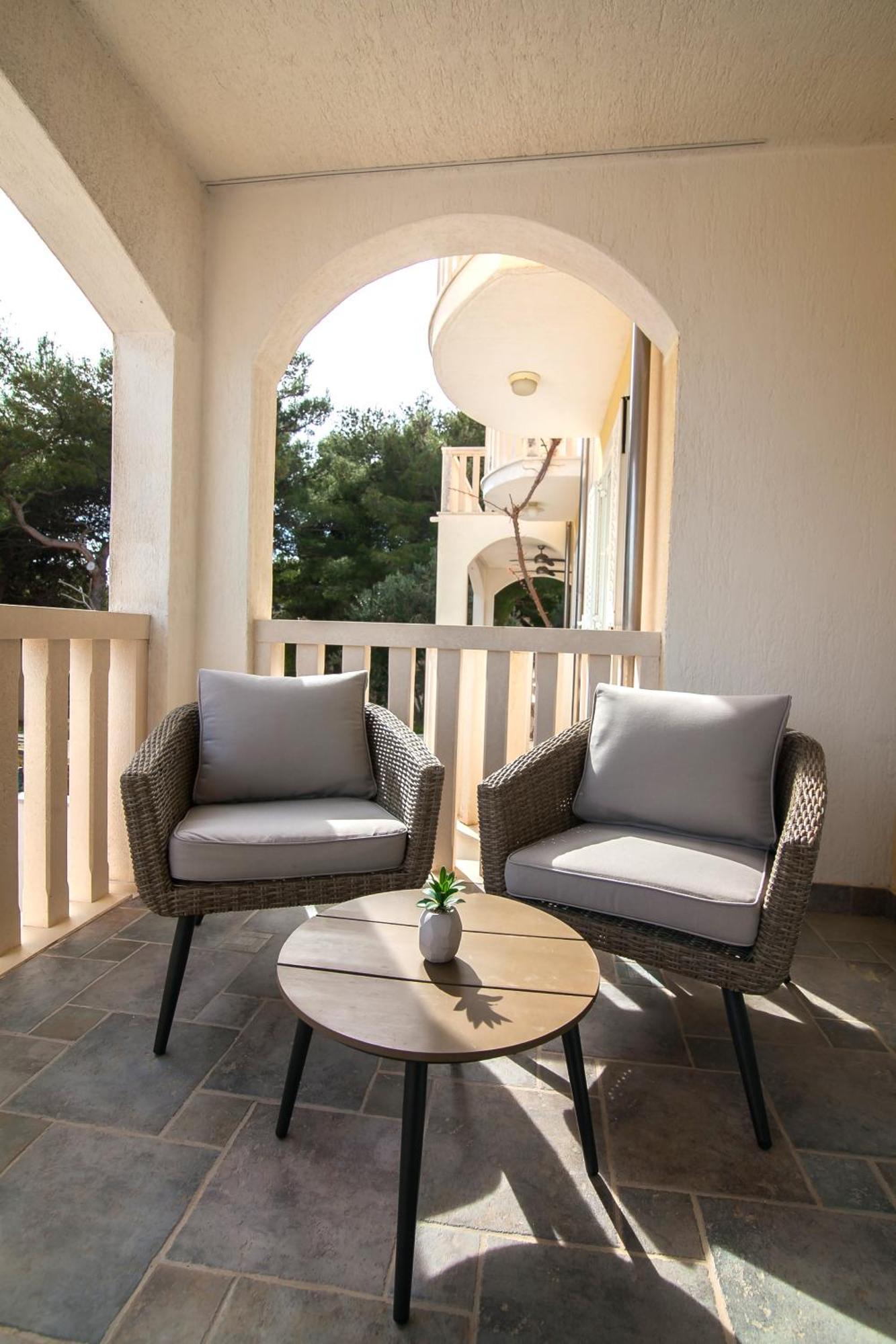 בול Helvetia Sunny Apartments מראה חיצוני תמונה
