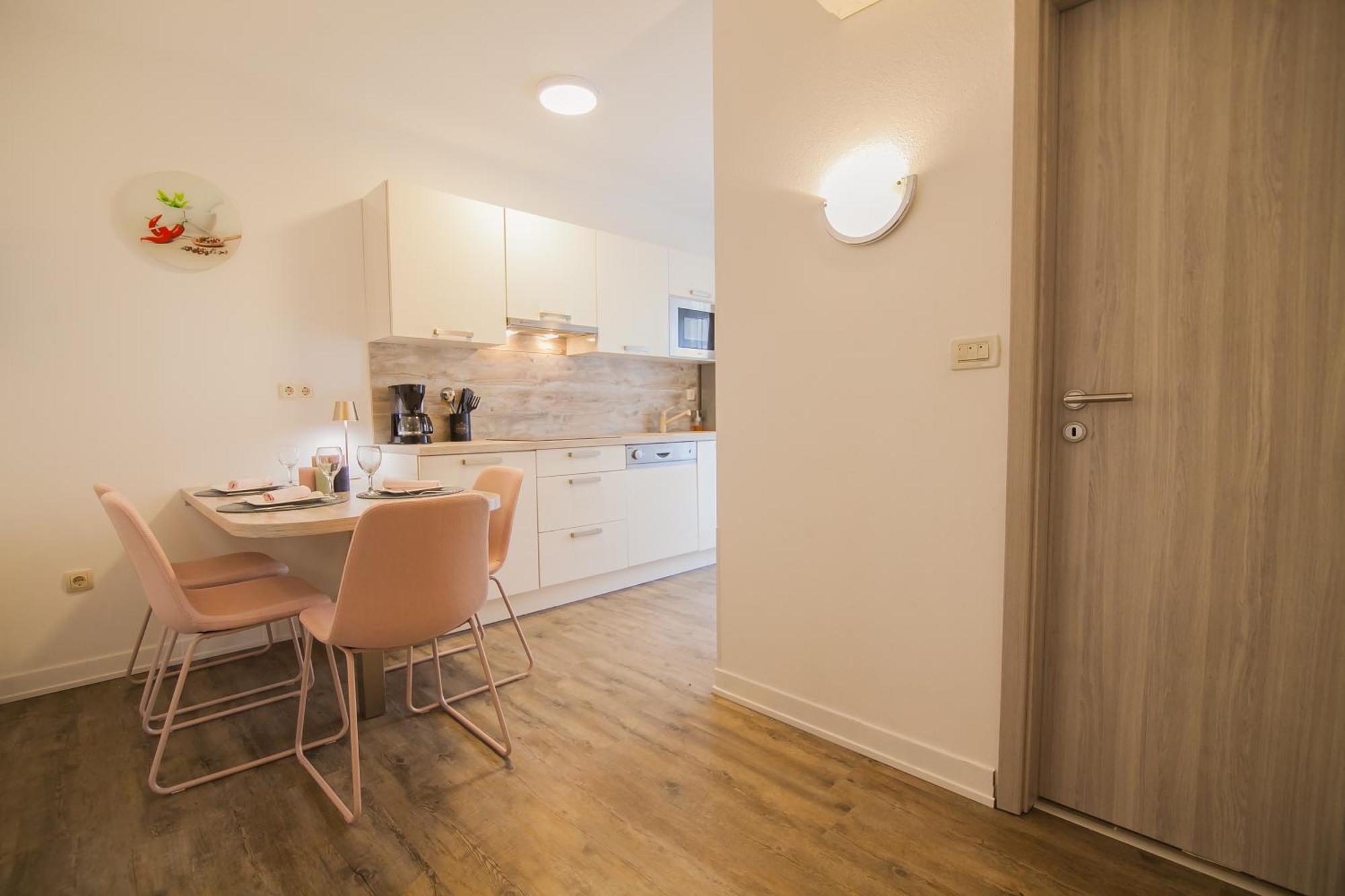 בול Helvetia Sunny Apartments מראה חיצוני תמונה