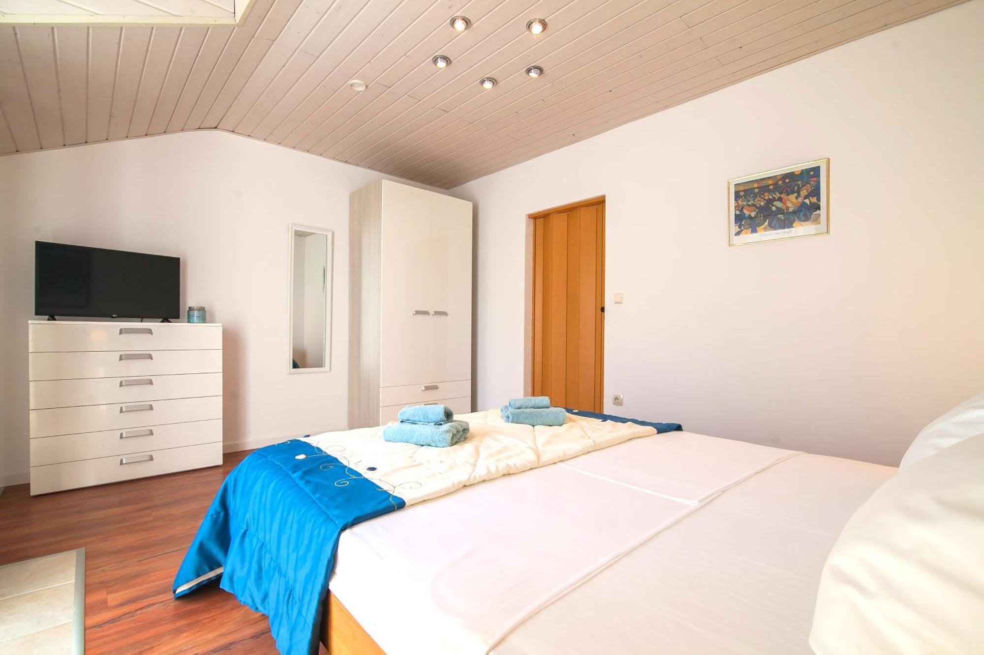 בול Helvetia Sunny Apartments מראה חיצוני תמונה
