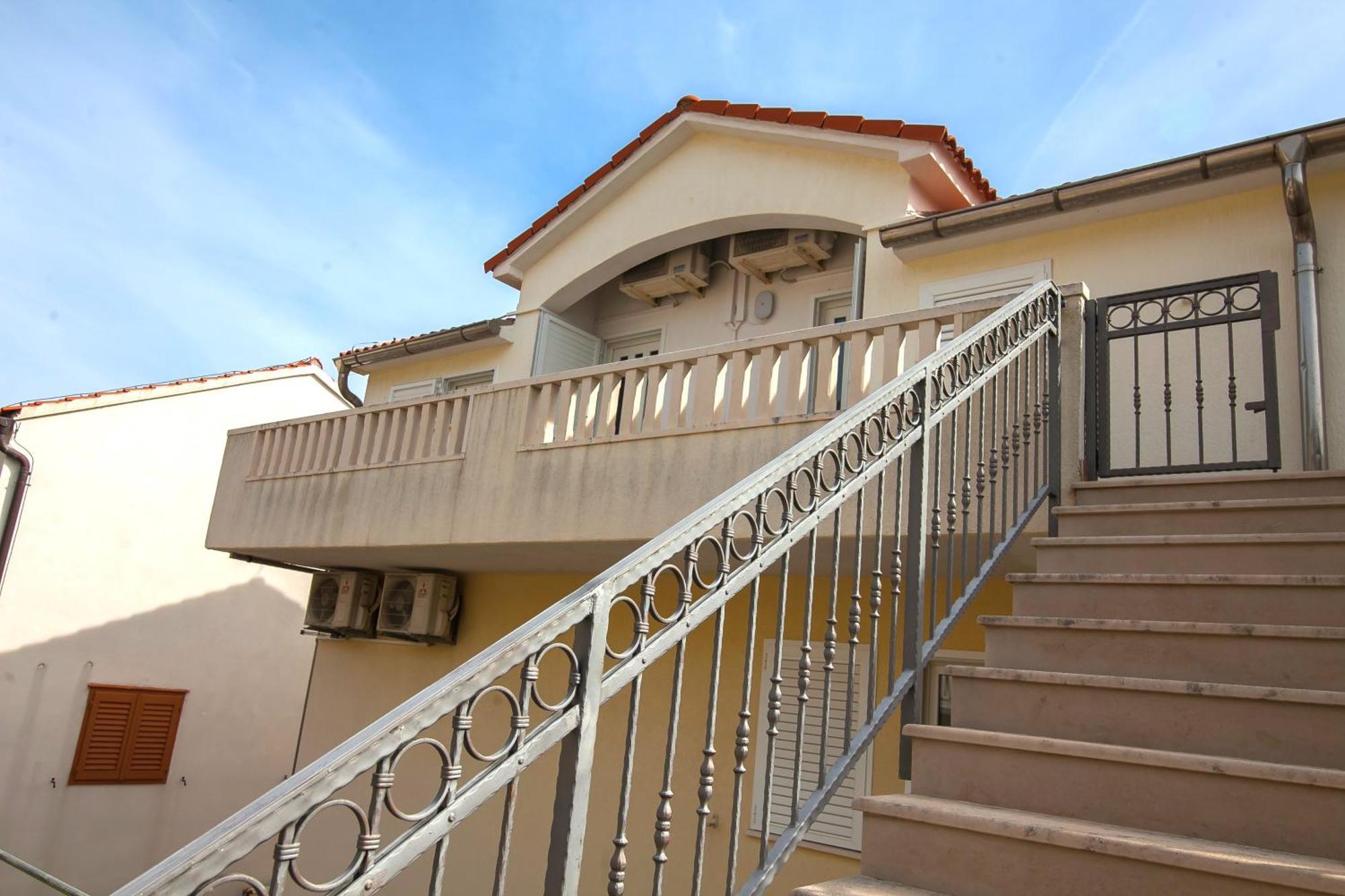 בול Helvetia Sunny Apartments מראה חיצוני תמונה