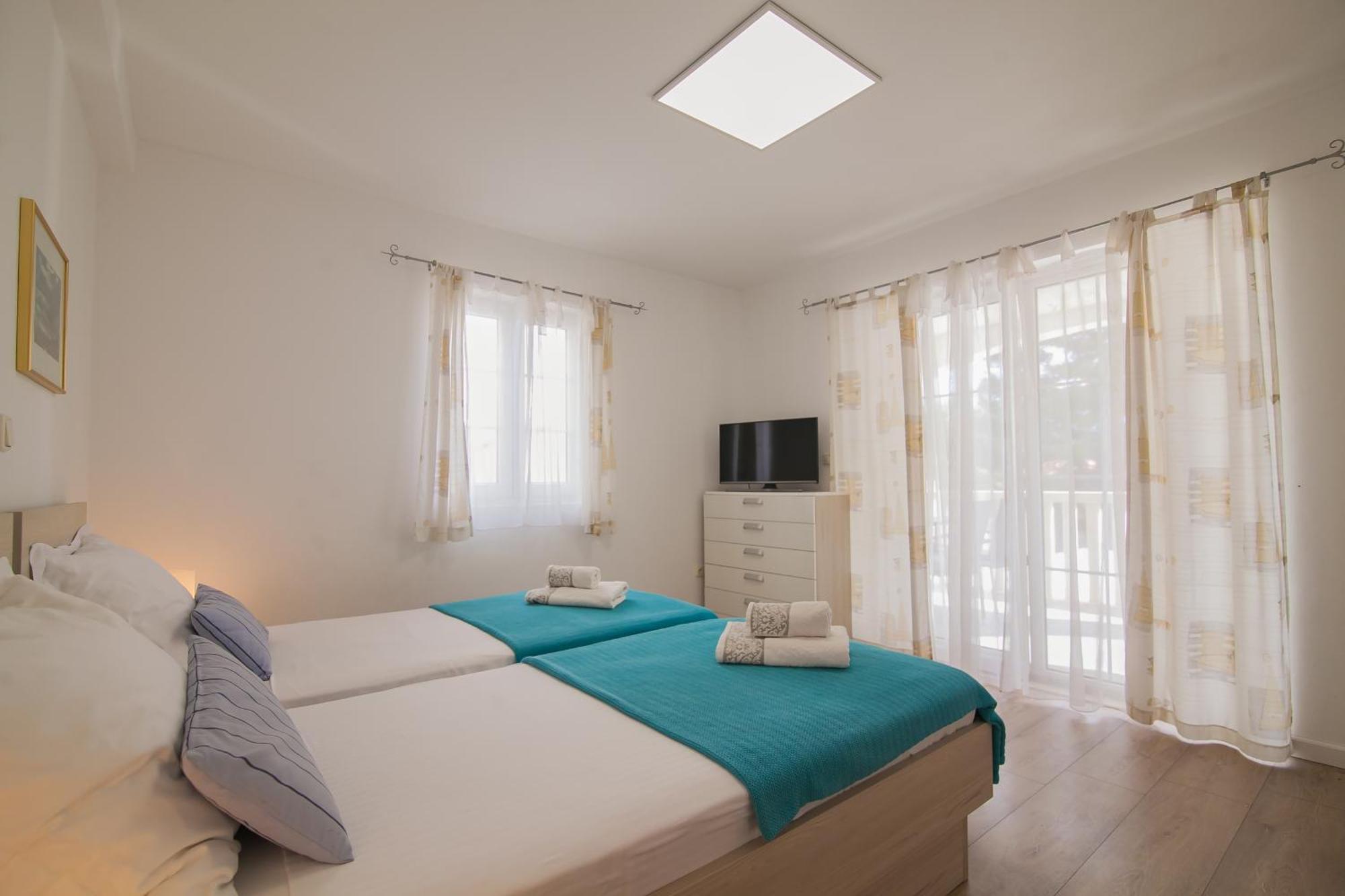 בול Helvetia Sunny Apartments מראה חיצוני תמונה